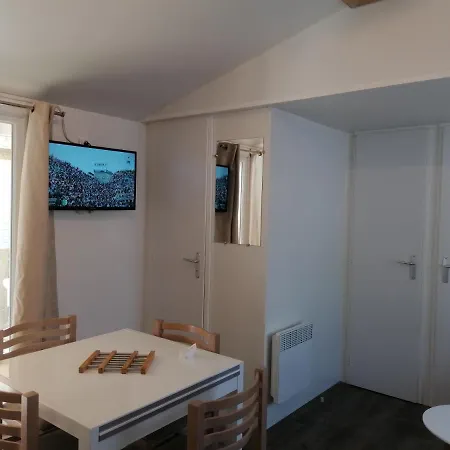 Mar Lestang Mobilhome 3chambres مكان تخييم كانيه