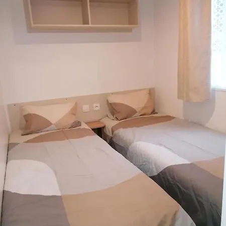 مكان تخييم Mar Lestang Mobilhome 3chambres *
